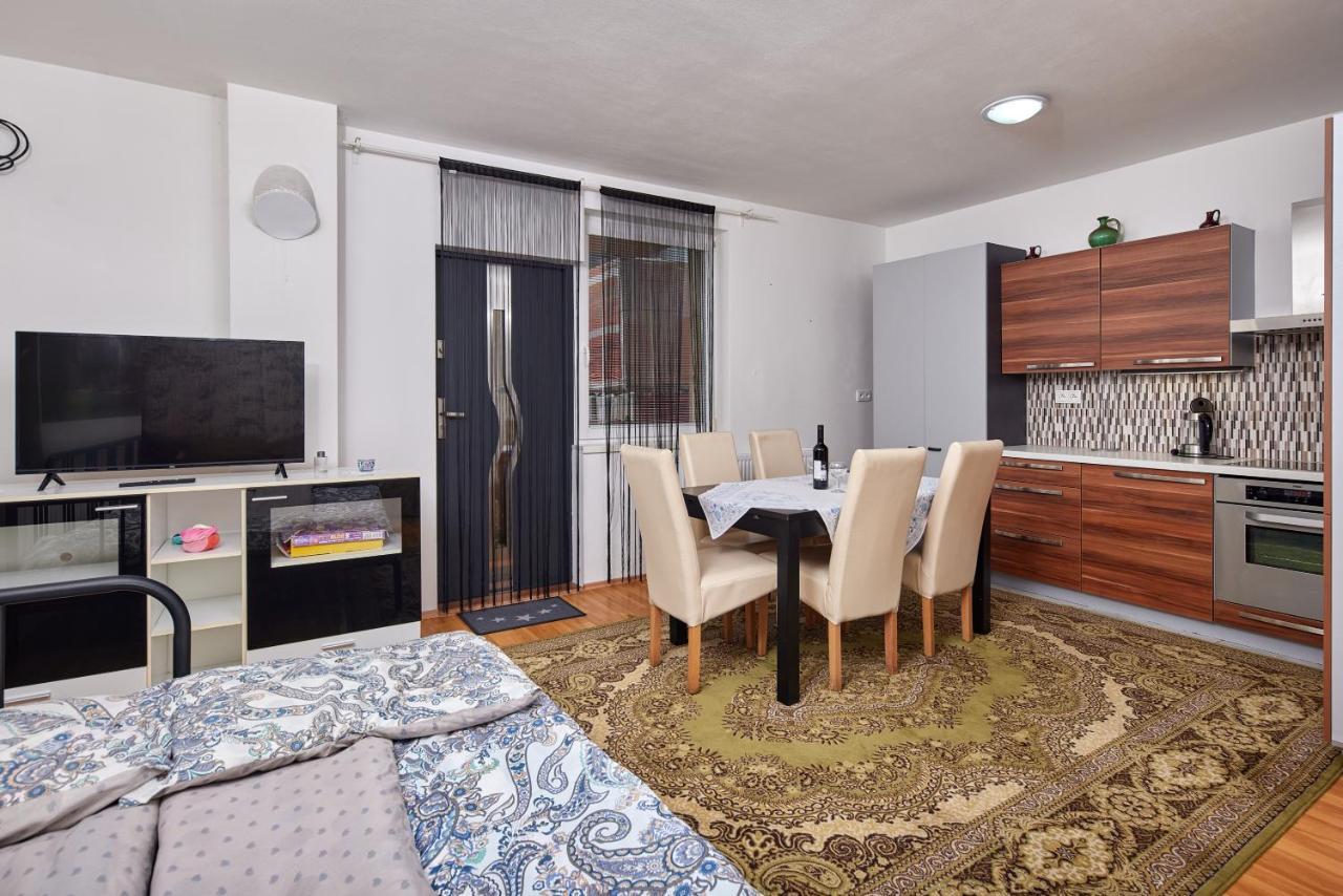 Cutie Apartment บราติสลาวา ภายนอก รูปภาพ